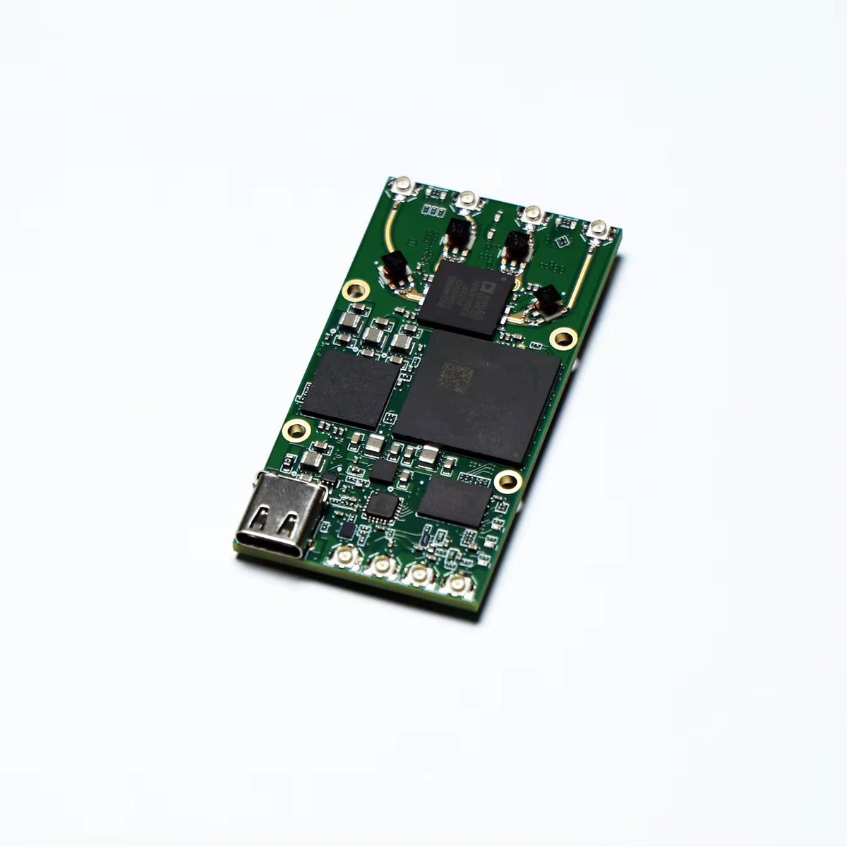 TINYB210 USB 3.0 SDR Board with AD9361 and 2×2 MIMO